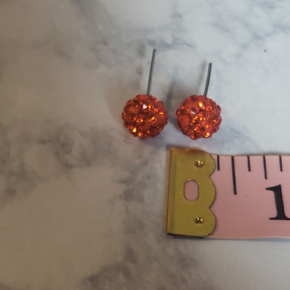 ‎Red Earrings - Picture 2 of 3